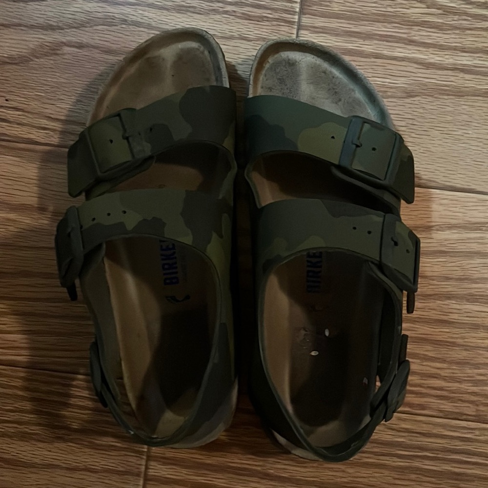 Lightly worn, great condition.